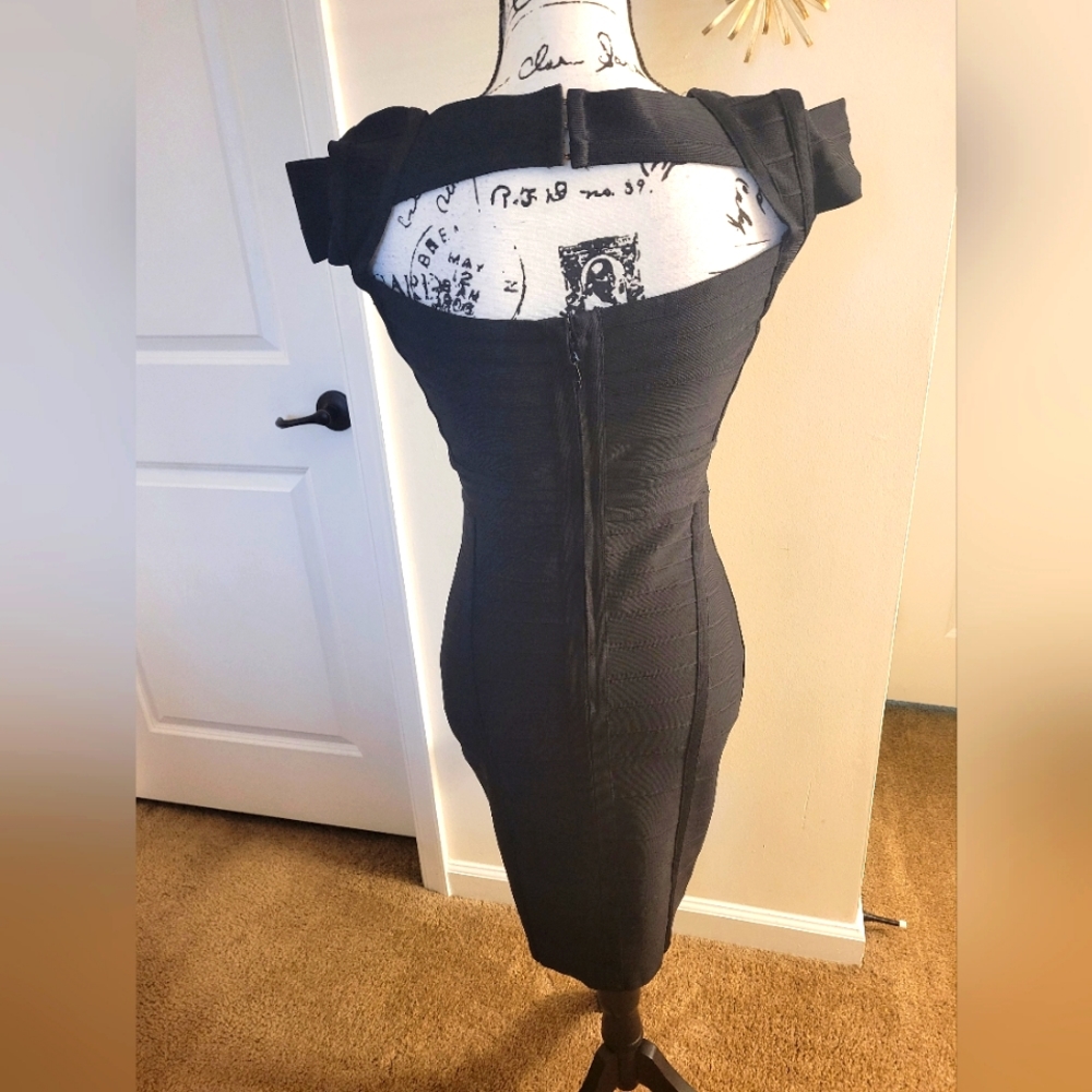V-Neck Cut Out Black Bandage Dress - Picture 4 of 4